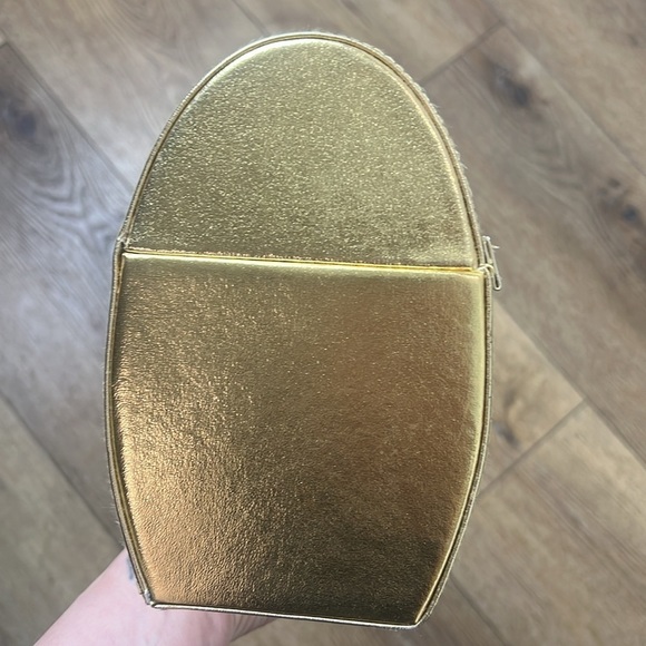 Daisy Marc Jacobs Gold Hard Shell Cosmetic Case - Picture 3 of 8